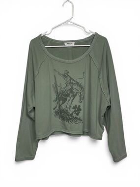 Oversized Olive Green Graphic Long-Sleeve cropped Top bucking bronco rodeo Large
